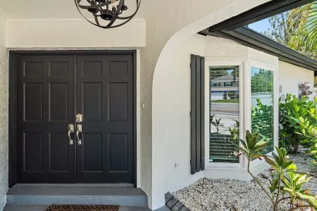 Salt Life Villa with Pool & Outdoor Dining