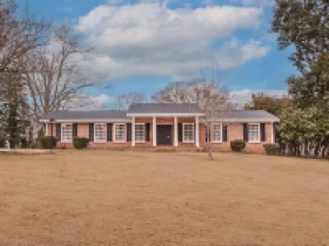 Peaceful Ranch Home - 4BR/3BA Hotels in Mauldin