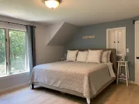 Family Friendly Kennebunkport Home ~ Walk to Dock Square ~ Independent Office Space - 3-Star