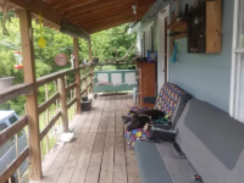 Cozy with spectacular views, easy access to I-64, and each end of the NRGNP Hotels in Summers County