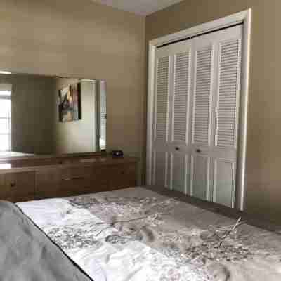 3/ 2 kid friendly home, only minutes to Legoland. Rooms
