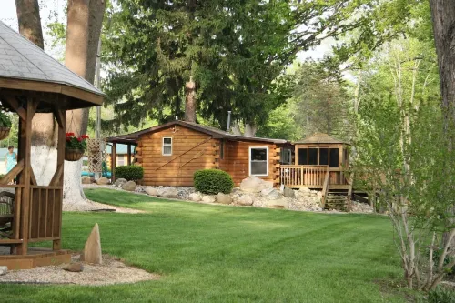 Romantic Riverfront Cabins on the Wabash River - Alppimaja
