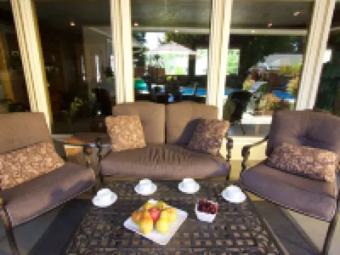 HEATED Pool & Hot Tub in a Quiet Neighborhood- Walk to Town- Dog Friendly ワラワラのホテル