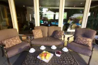 HEATED Pool & Hot Tub in a Quiet Neighborhood- Walk to Town- Dog Friendly