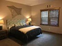 Sunflower House on Lake Wissota Hotels in Anson