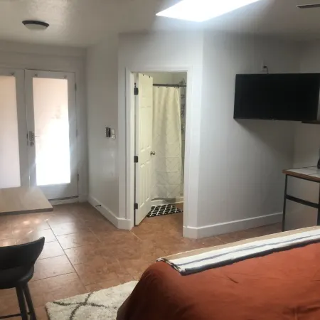 Clean Studio with Kitchenette and Fresh Patio!