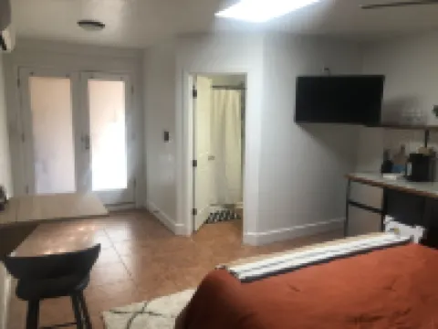 Clean Studio with Kitchenette and Fresh Patio!