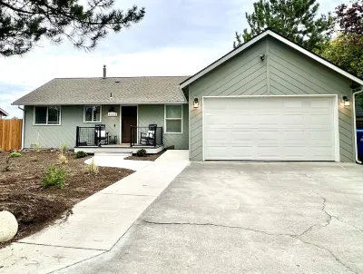 Bend - Mt.Views/Hot Tub/Putting Green/Game Room
