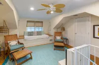Low Fall Rates - Most 5 Star Reviews in RB -Steps to Beach-Amsler Cottage- Bikes