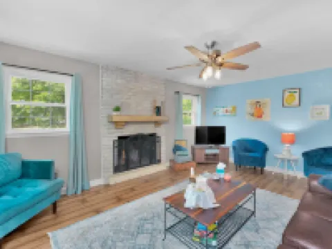 Bright & Cheery Bungalow - Mins to Downtwn Fort Mill Hotels in Fort Mill