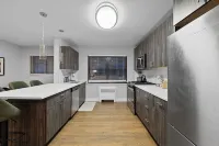 Breathtaking 2BR Near Lake Michigan in Evanston