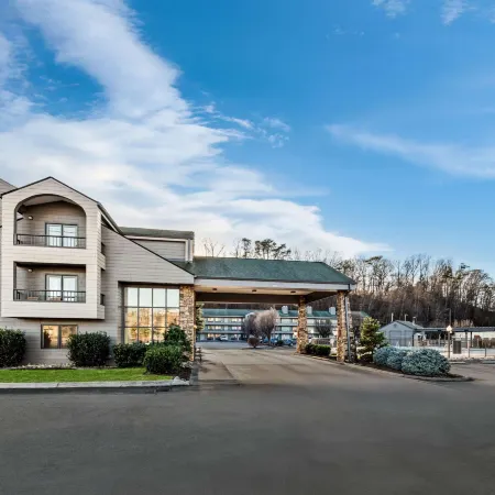 Quality Inn & Suites at Dollywood Lane