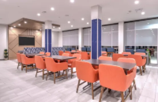 Holiday Inn Express & Suites AUSTIN AIRPORT EAST by IHG