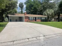 Cozy Stay in Ocala~King Bed~2mi Hist Dtwn~WiFi~Near Wec~Fenced Backyard n DogsOk