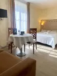 Logis Hôtel le Cheval Blanc et Clovis Hôtels à : Vouillé
