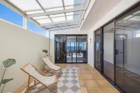 Henley Beachfront Luxury Home With Sauna Just 200m From Henley Square!