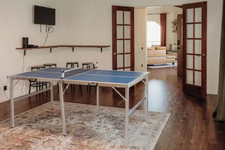 Hillside Hideaway Отели рядом с достопримечательностью «Зона отдыха Слик Рок»