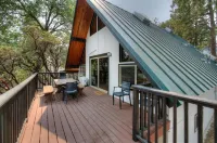 Oakhurst Cabin|Bass Lake View|Game Room|Hot Tub!