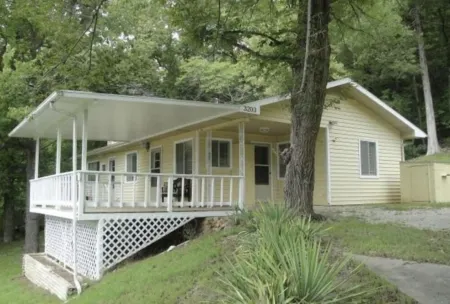 Cute and cozy. Located in a very quiet street.