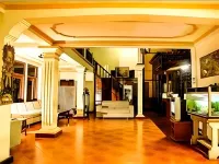Mataram Hotel فنادق في Pejanggik