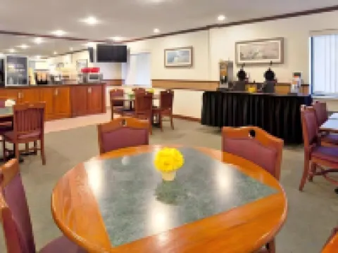 นอร์วูด อินน์ & สวีท บาย บลิสพอยต์ โพสต์ โรด อินเดียนาโพลิส โรงแรมในอินเดียแนโพลิส