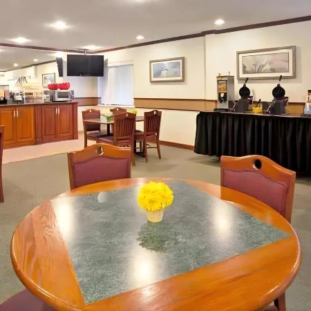 Norwood Inn & Suites Indianapolis