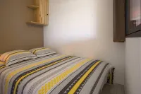 THE PRADET Appart 4 pers sea view beach 50m Hotels in Le Pradet