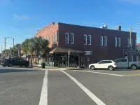 Charming pet-friendly suite in the heart of historic Apalachicola