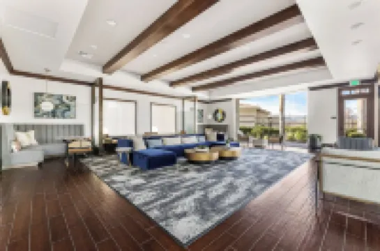 5 minutes from six flags , close to shopping center 2 beds 2 bath private