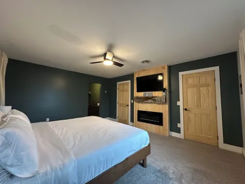 Private 3-Acre 4Br3ba w/Lake Access Off Wine Trail