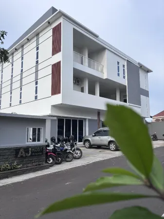 AJ kost & homestay Отели в г. Ilir Barat I