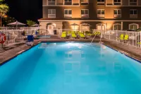 Holiday Inn Express & Suites ST. PETERSBURG - MADEIRA BEACH by IHG - Swimmingpools