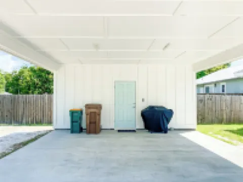 Beach House with View of Water 長灘酒店