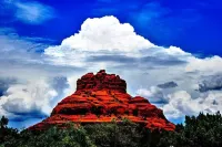 Overlooking Amazing Pool, 2 King en suite Condo, location, location, location!