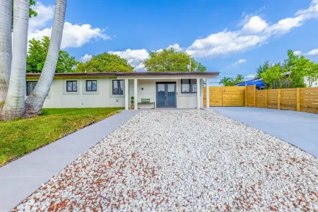 Welcome to Casa Luna – Your Private Oasis with a Heated Pool!