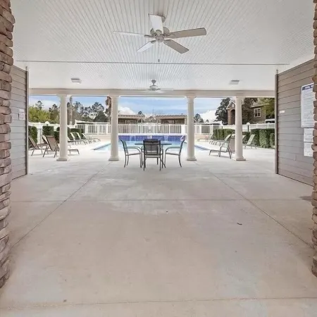 Upgraded condo close to Beach