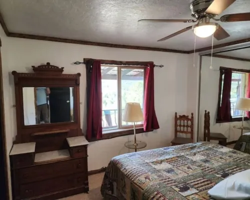 Pancho Villa Cabin: Mesmerizing Views Await Your Unforgettable Retreat Hotels in Timberon