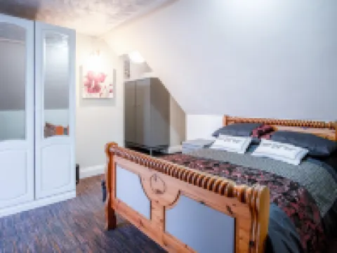 The Penthouse - 1 Bedroom Penthouse - Milford Haven Hotels in Milford Haven