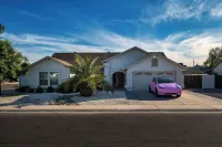 Dollhouse Daydream Barbie-inspired, Spacious 5-bedroom house with heated pool Hotels near Five Below
