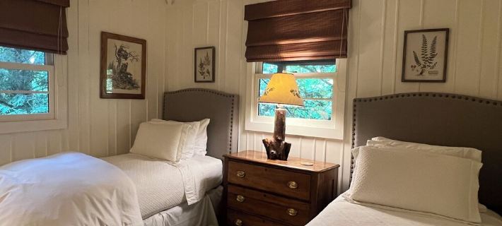 Walk to town Cozy Cottage Hotels in Highlands