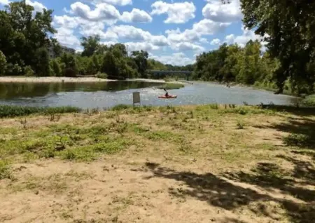 Truly a unique get-a-way! Cottage on the shore of the Little Miami River!