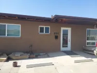 City Center Flat! Downtown Hurricane on State Street! Charming 2 bed w/ kitchen!