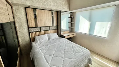 Nawasena Studio at Solo Paragon Apartment فنادق في Banjarsari