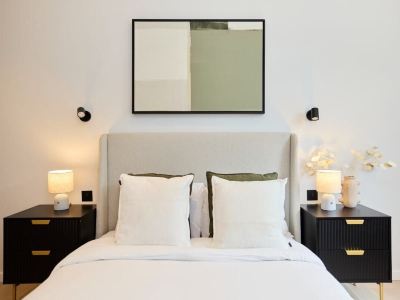 The Brondesbury Place - Bright 2Bdr Flat with Balcony + Parking