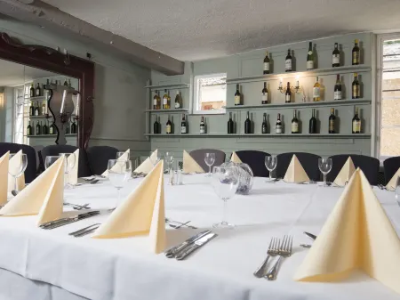 The Spread Eagle Hotel Отели в г. Динтон-вит-Форд энд Аптон