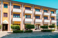 Beverly Park Residence Hotels in Calambrone