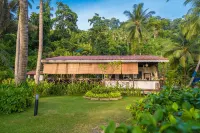 1511 Coconut Grove Hotels near Tekek - Juara Trailhead