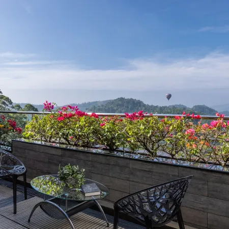 The Panoramic Getaway