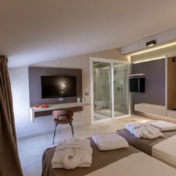 Charme Simon Bolivar