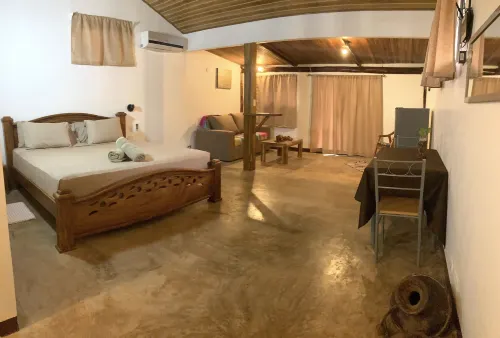 TamaHostel & Glamping Hotels in Playa Langosta